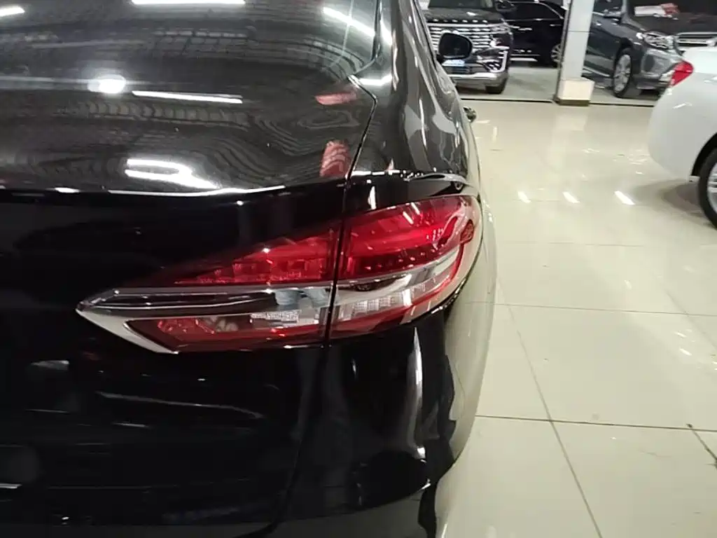 Ford Mondeo — миниатюра 8