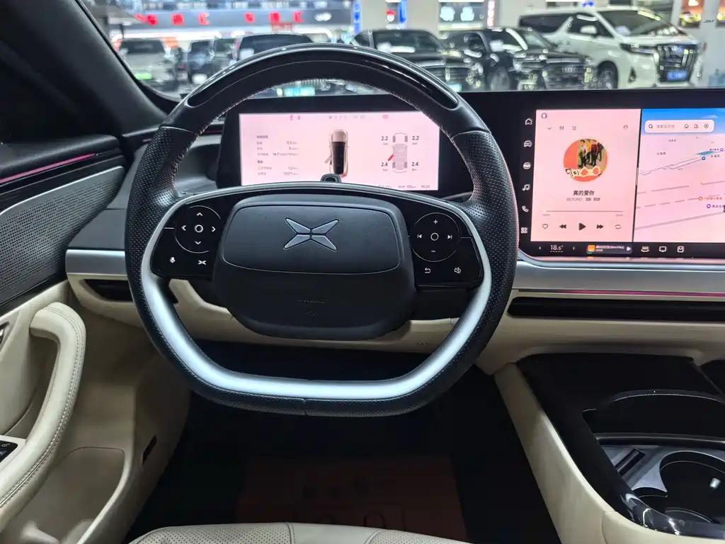 XPeng P7 — миниатюра 10