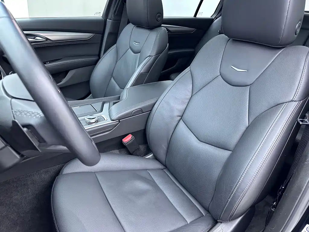 Cadillac CT5 — миниатюра 8
