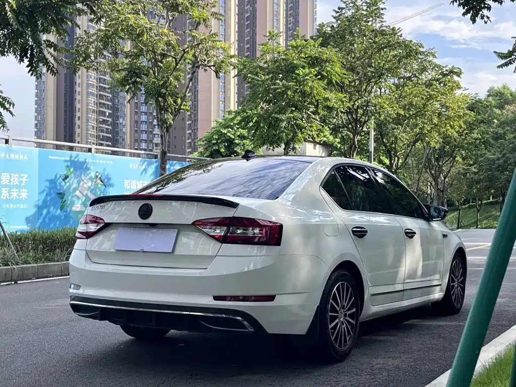 Skoda Octavia — миниатюра 8
