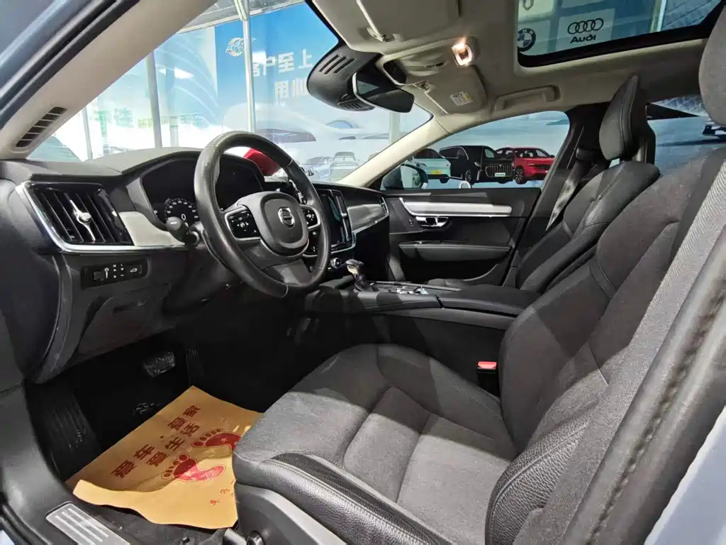Volvo S90 — миниатюра 4