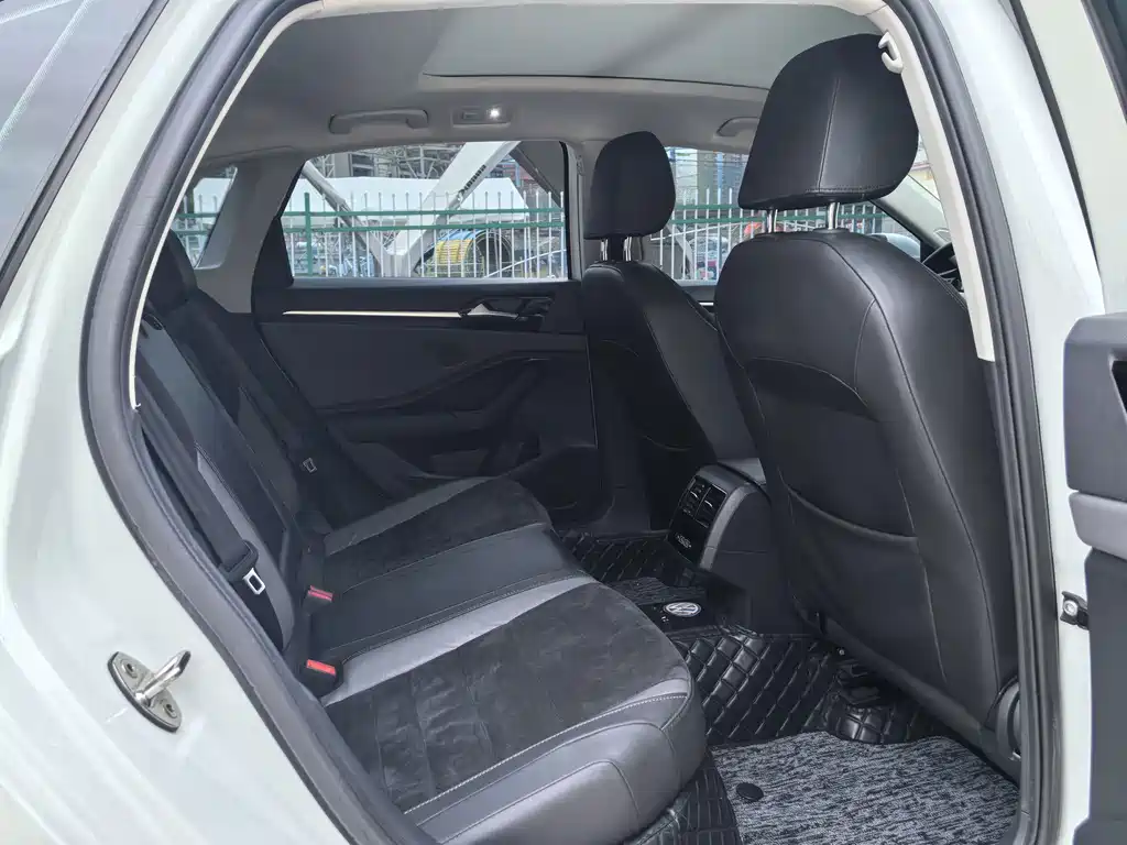 Volkswagen Sagitar — миниатюра 12