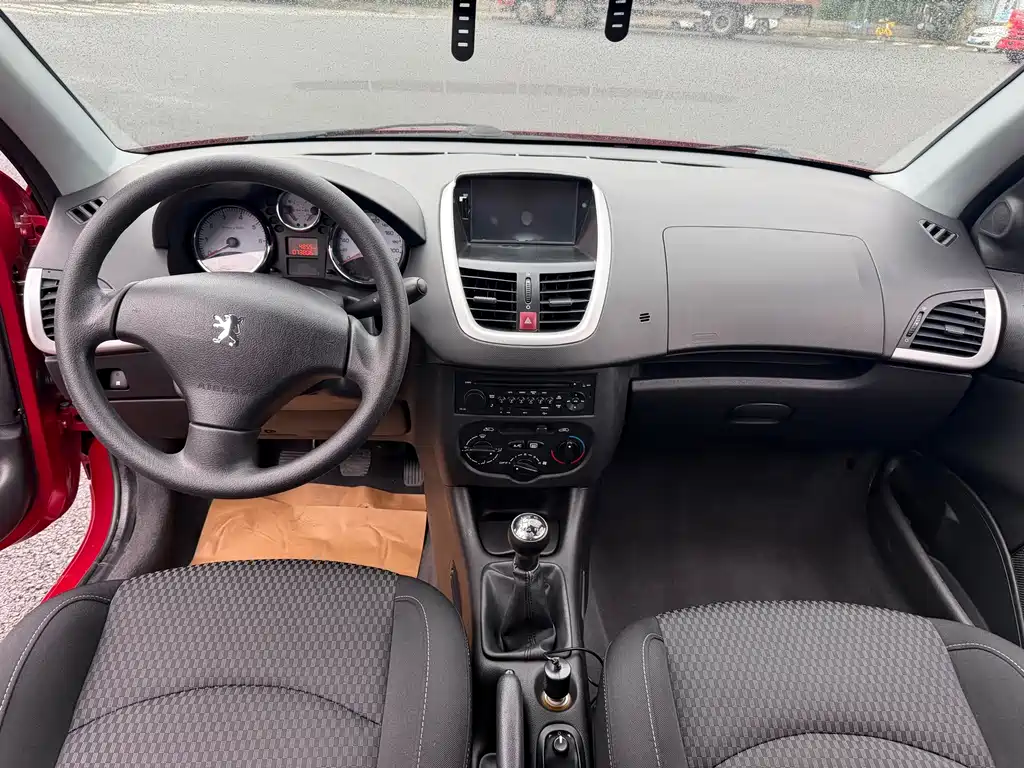 Peugeot 207 — миниатюра 12