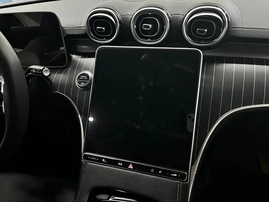 Mercedes-Benz C-Class — миниатюра 12