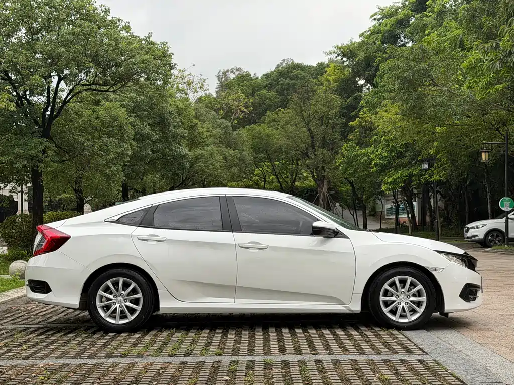 Honda Civic — миниатюра 5