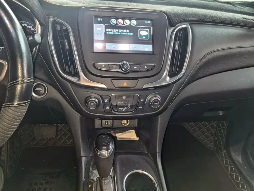 Chevrolet Equinox — миниатюра 13