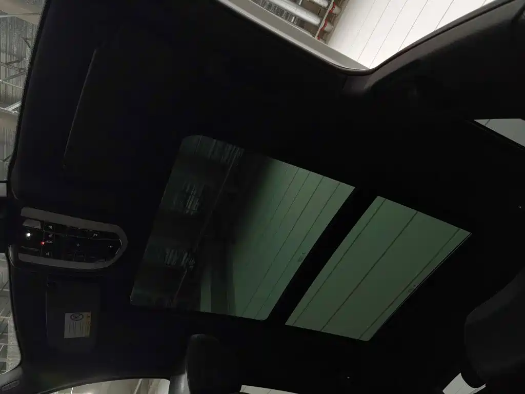 Porsche Macan — миниатюра 14