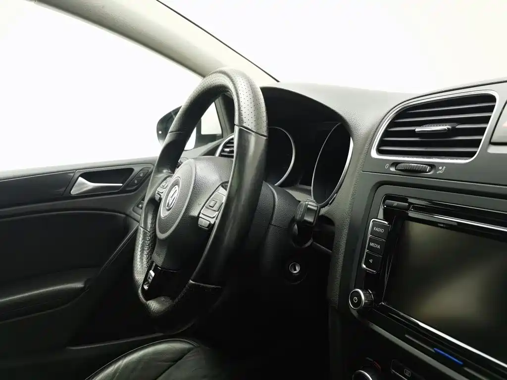 Volkswagen Golf — миниатюра 22