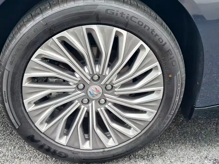 Buick Electra L7 — миниатюра 9