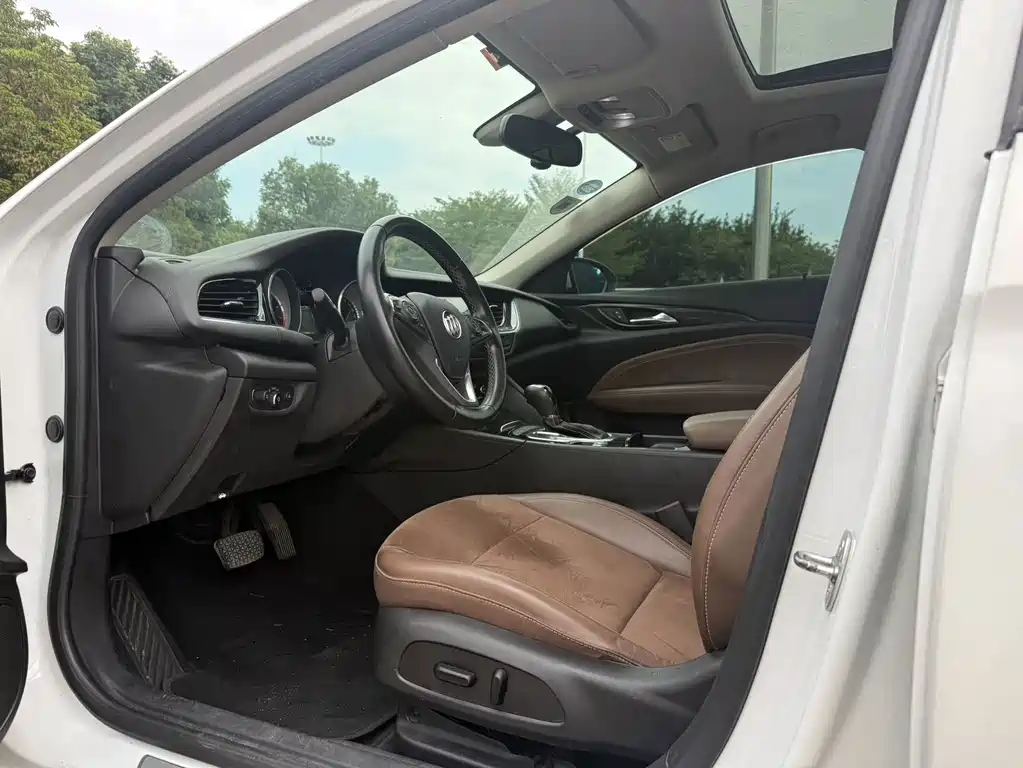 Buick Regal — миниатюра 4