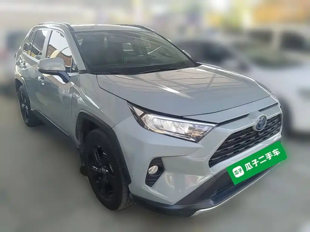 Toyota RAV4 — миниатюра 6