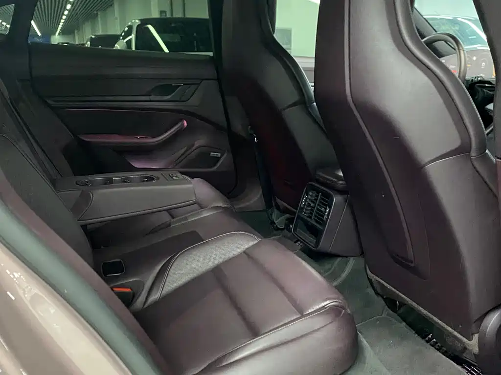 Porsche Taycan — миниатюра 11