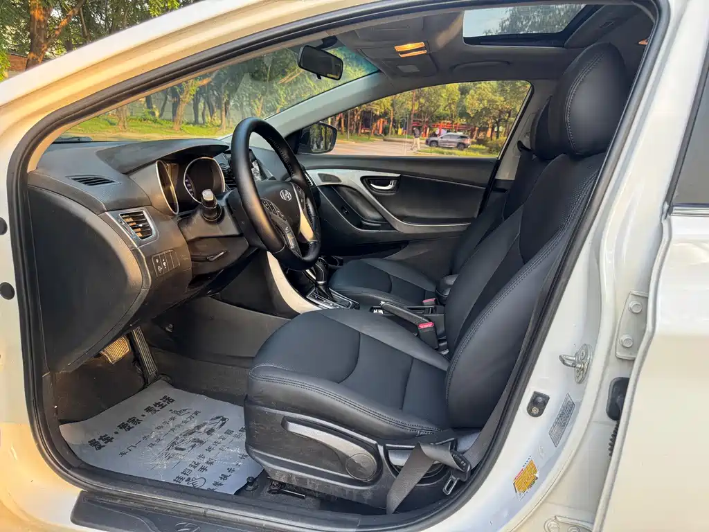 Hyundai Elantra Langdong — миниатюра 4