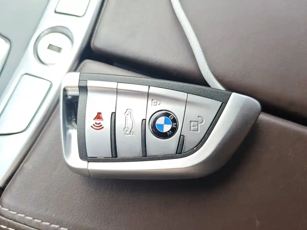 BMW 5 Series GT — миниатюра 12