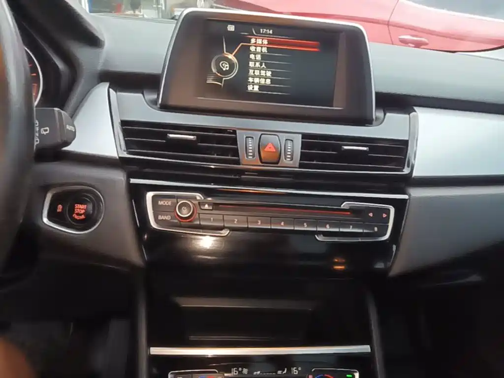 BMW 2 Series Active Tourer — миниатюра 13