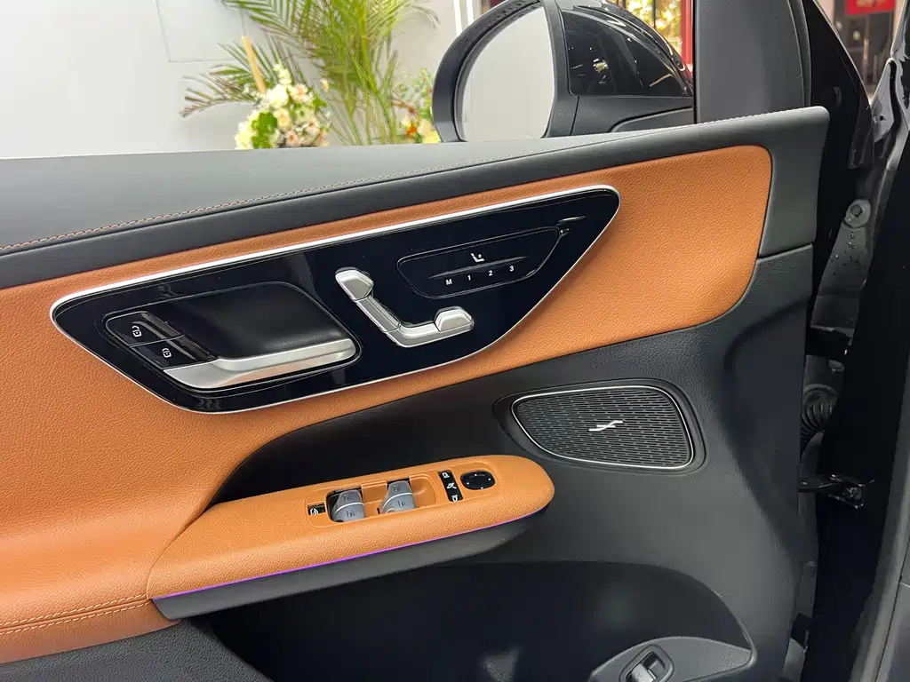 Mercedes-Benz GLC 2025 GLC 300 L 4MATIC 5 мест