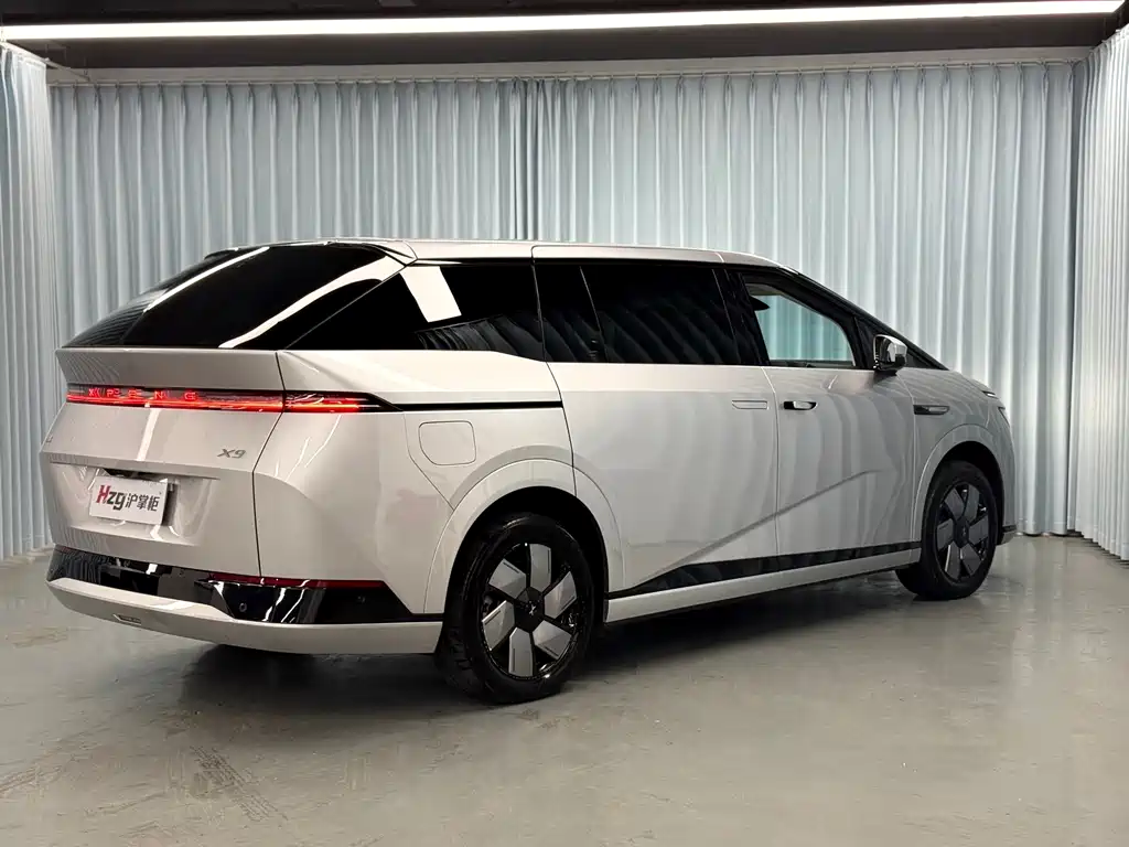 XPeng X9 — миниатюра 9