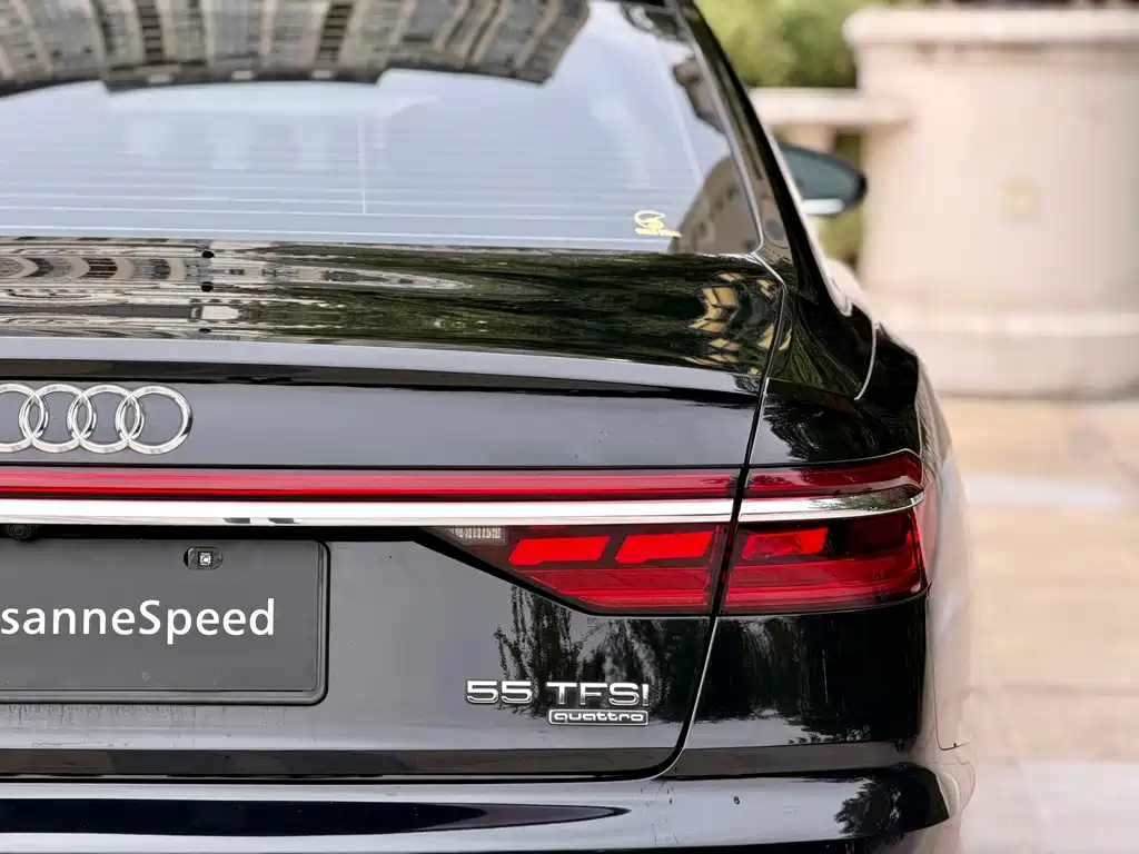 Audi A8 — миниатюра 6