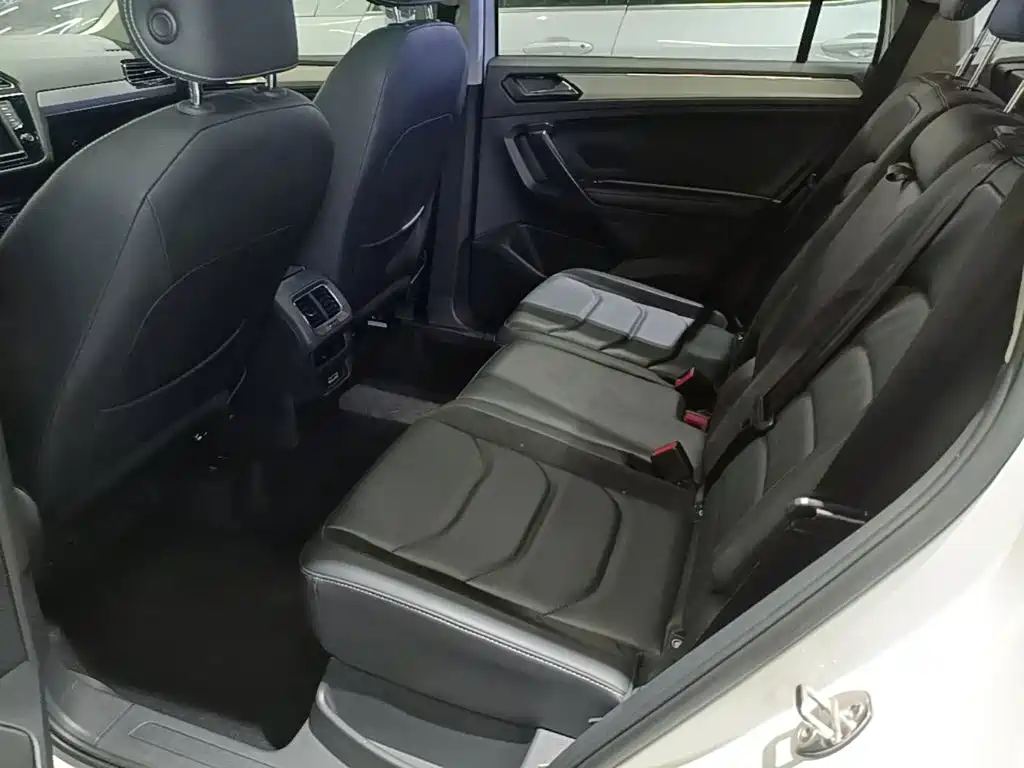 Volkswagen Tiguan L — миниатюра 17