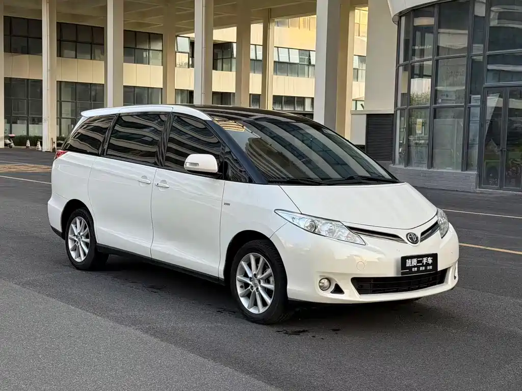 Toyota Previa — миниатюра 3