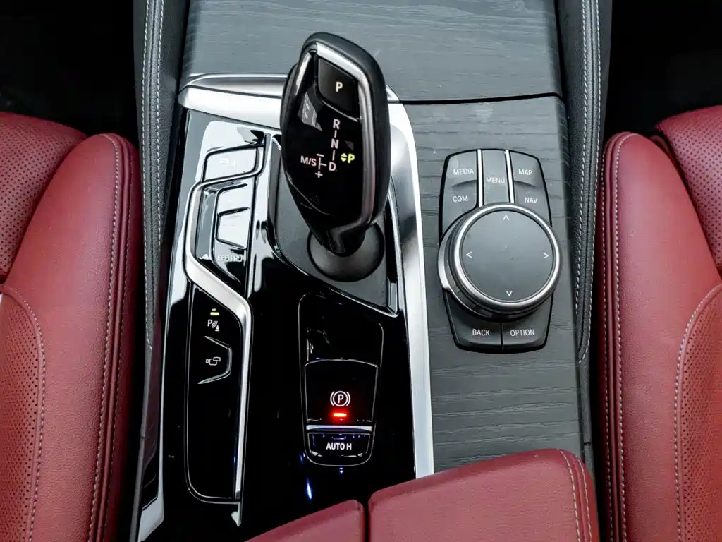 BMW 5 Series — миниатюра 20