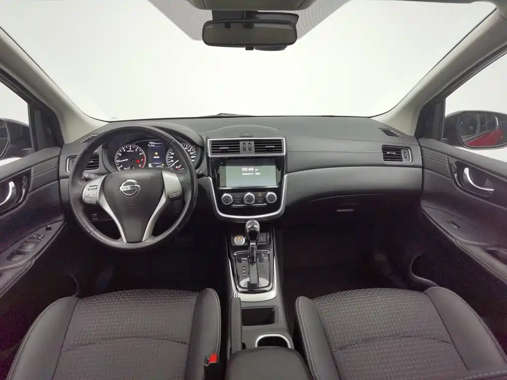 Nissan Tiida — миниатюра 5