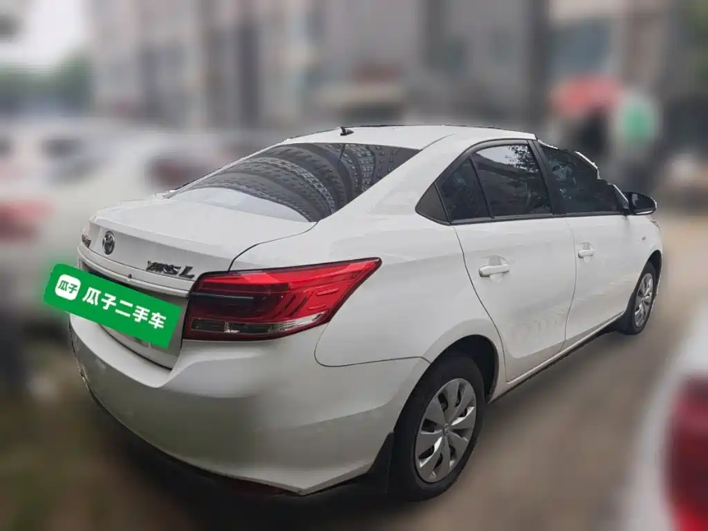 Toyota Yaris L — миниатюра 4