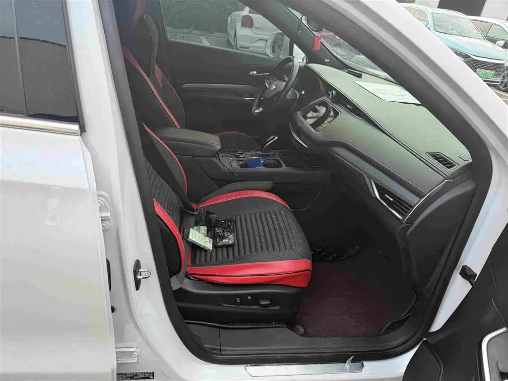Cadillac XT4 — миниатюра 7