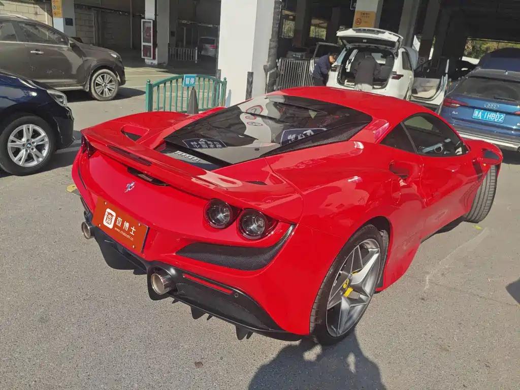 Ferrari F8 — миниатюра 2