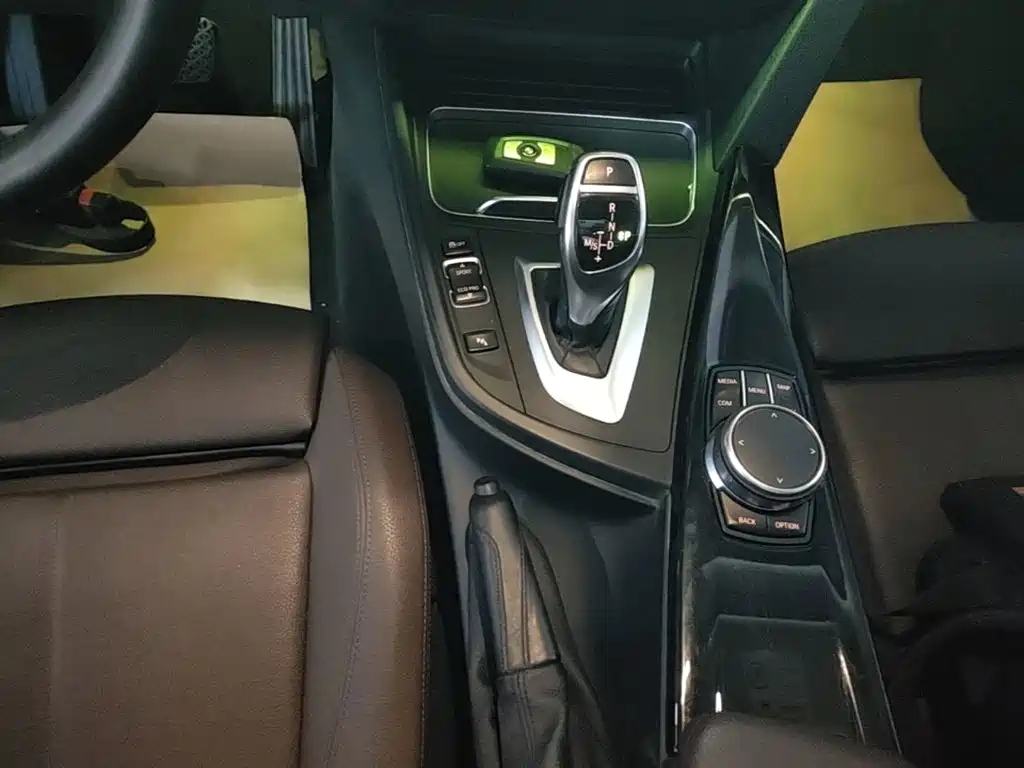 BMW 3 Series — миниатюра 14