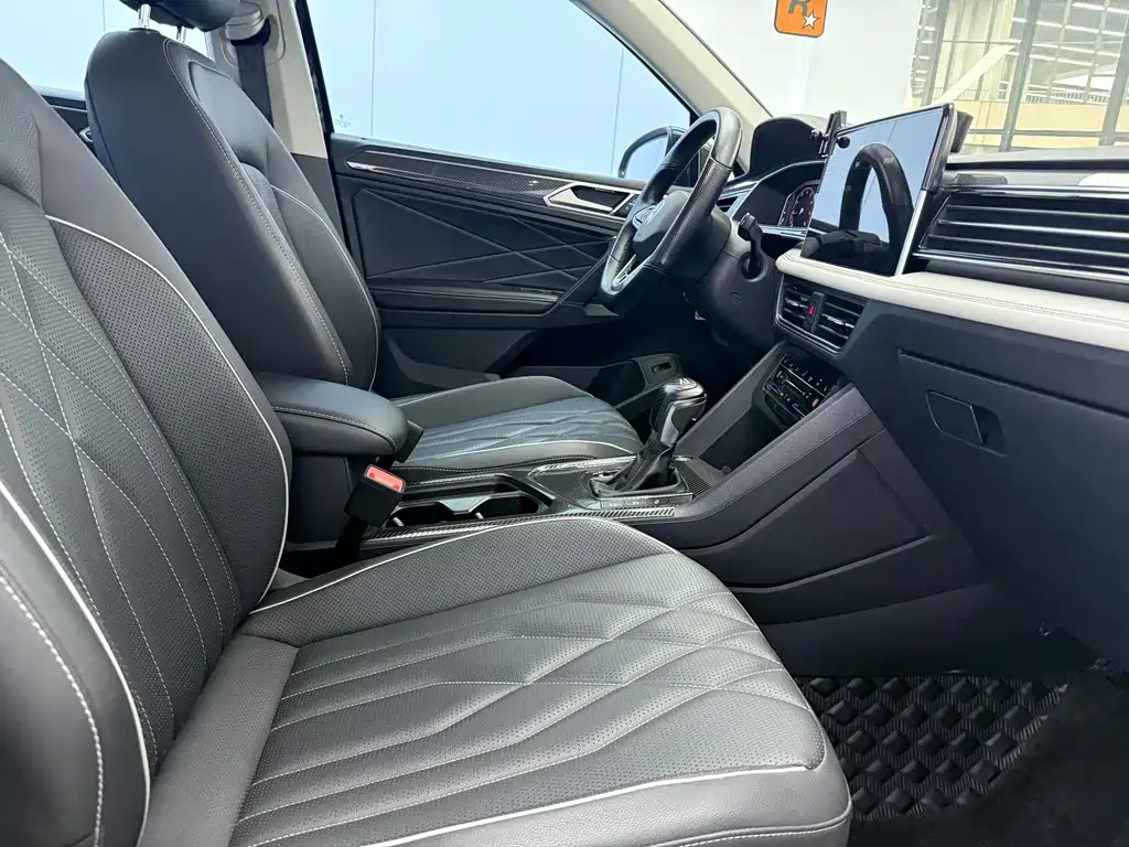 Volkswagen Tiguan L — миниатюра 4