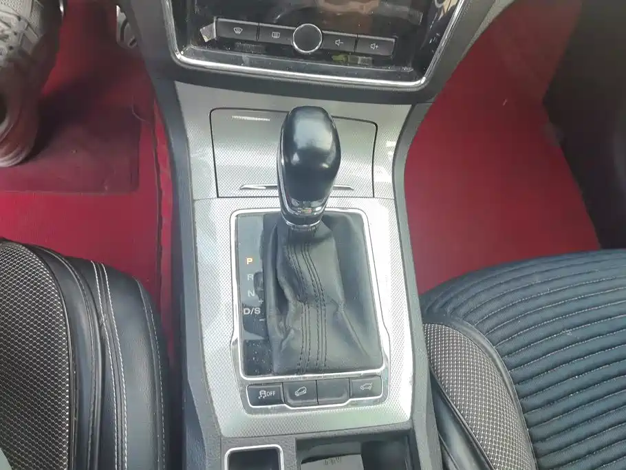 Roewe RX5 — миниатюра 16
