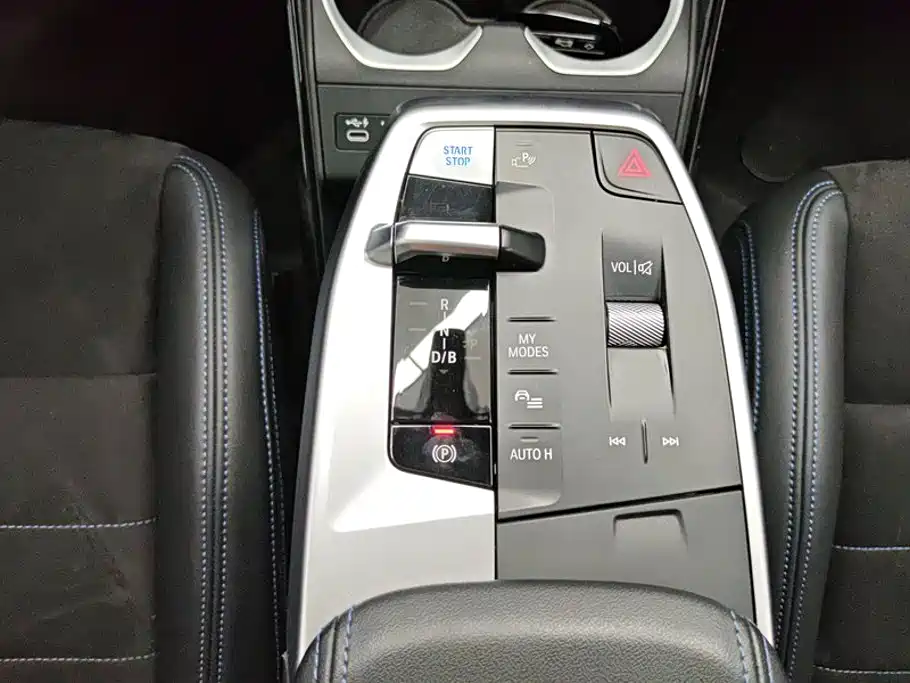 BMW iX1 — миниатюра 16