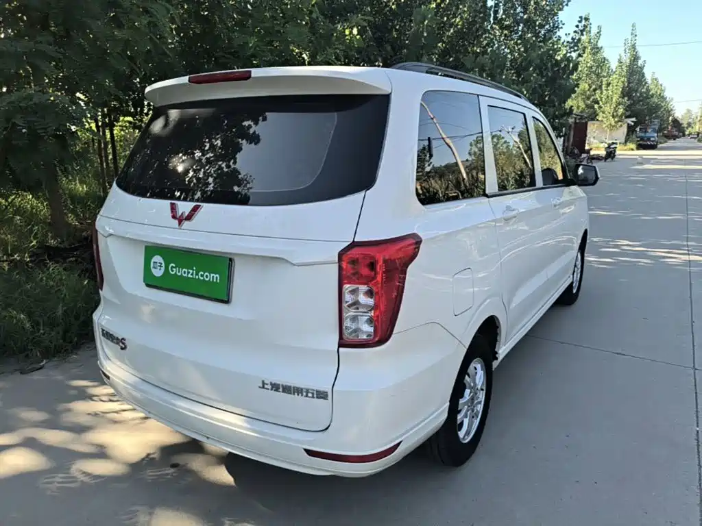 Wuling Hongguang — миниатюра 7