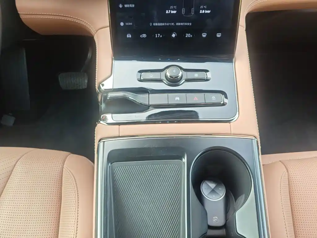 NIO ES8 — миниатюра 14