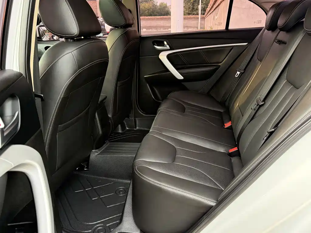 Geely Emgrand — миниатюра 13