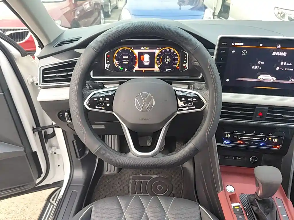Volkswagen Tiguan L — миниатюра 11