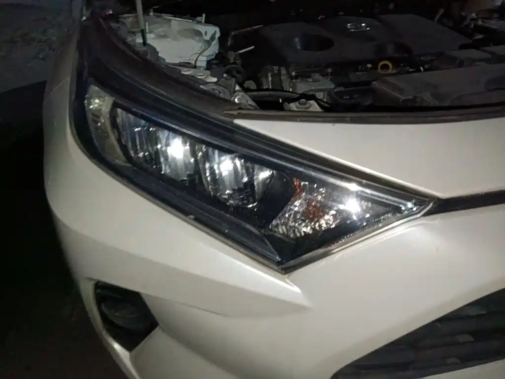 Toyota RAV4 — миниатюра 7