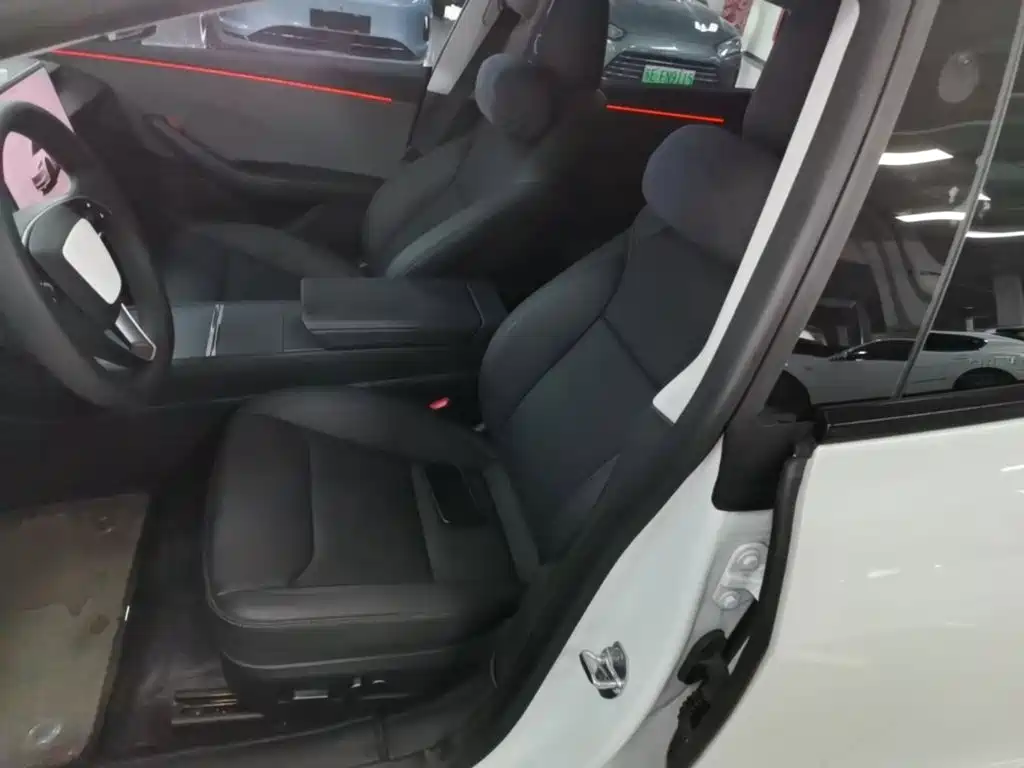 Tesla Model 3 — миниатюра 15