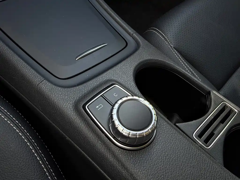 Mercedes-Benz GLA — миниатюра 13