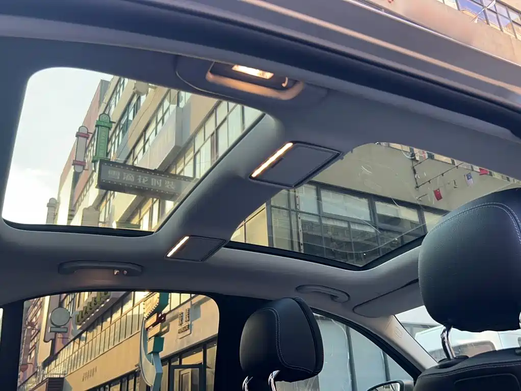 Mercedes-Benz C-Class — миниатюра 16