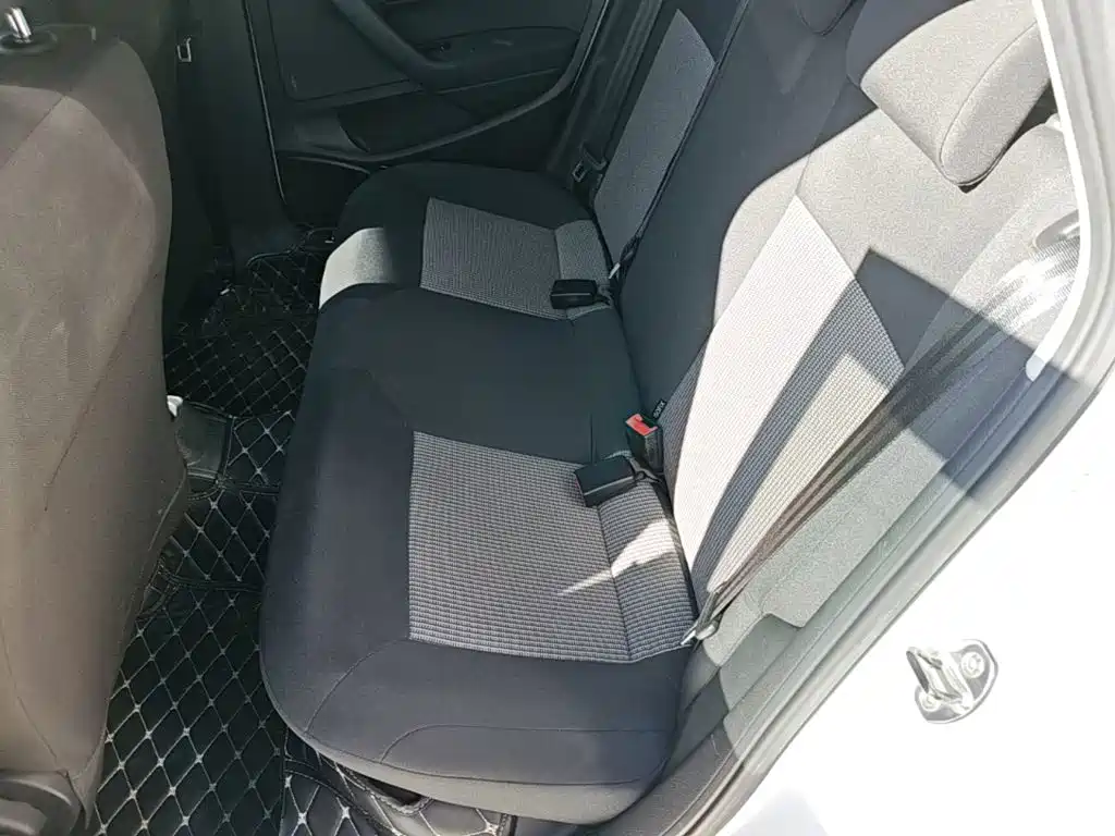 Volkswagen Polo — миниатюра 13
