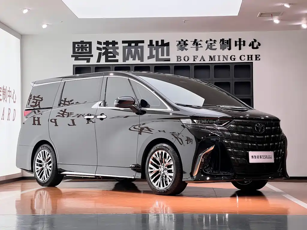 Toyota Alphard — миниатюра 3