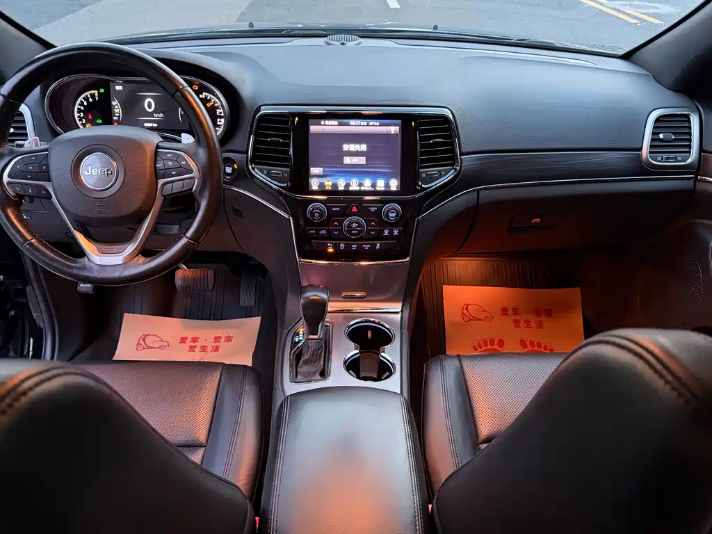 Jeep Grand Cherokee (Import) — миниатюра 17