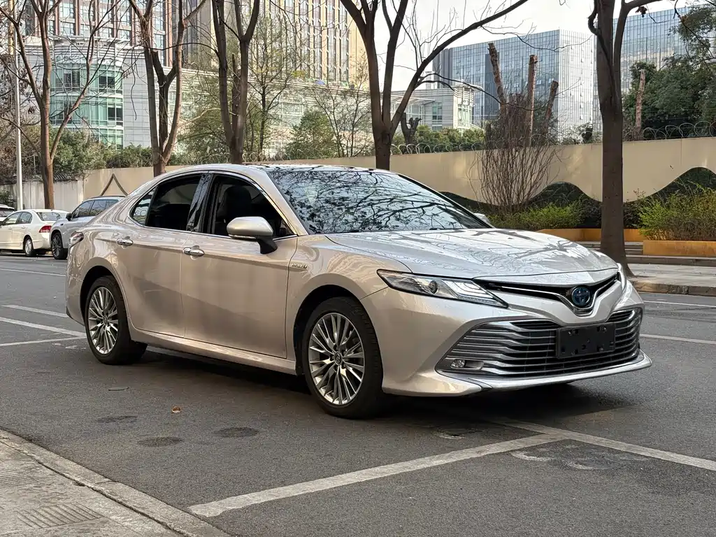 TOYOTA CAMRY
