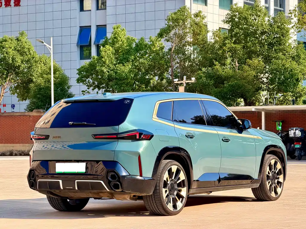 BMW XM — миниатюра 10