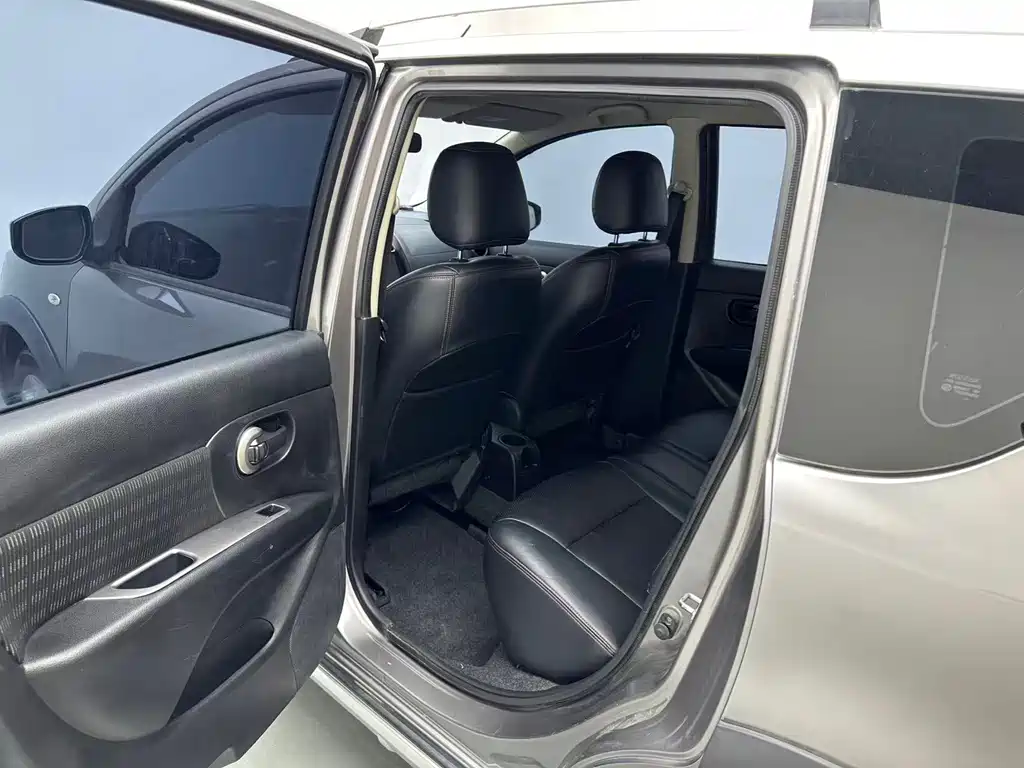 Nissan Livina — миниатюра 6