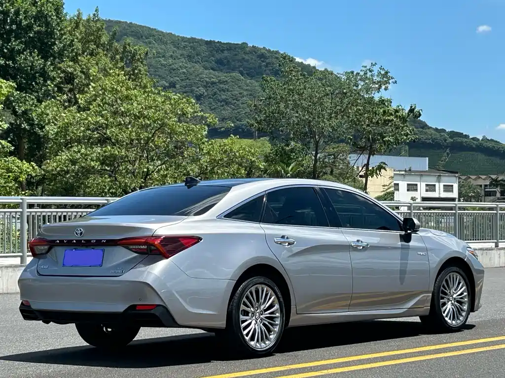Toyota Avalon 2019 2.5L XLE Luxury V