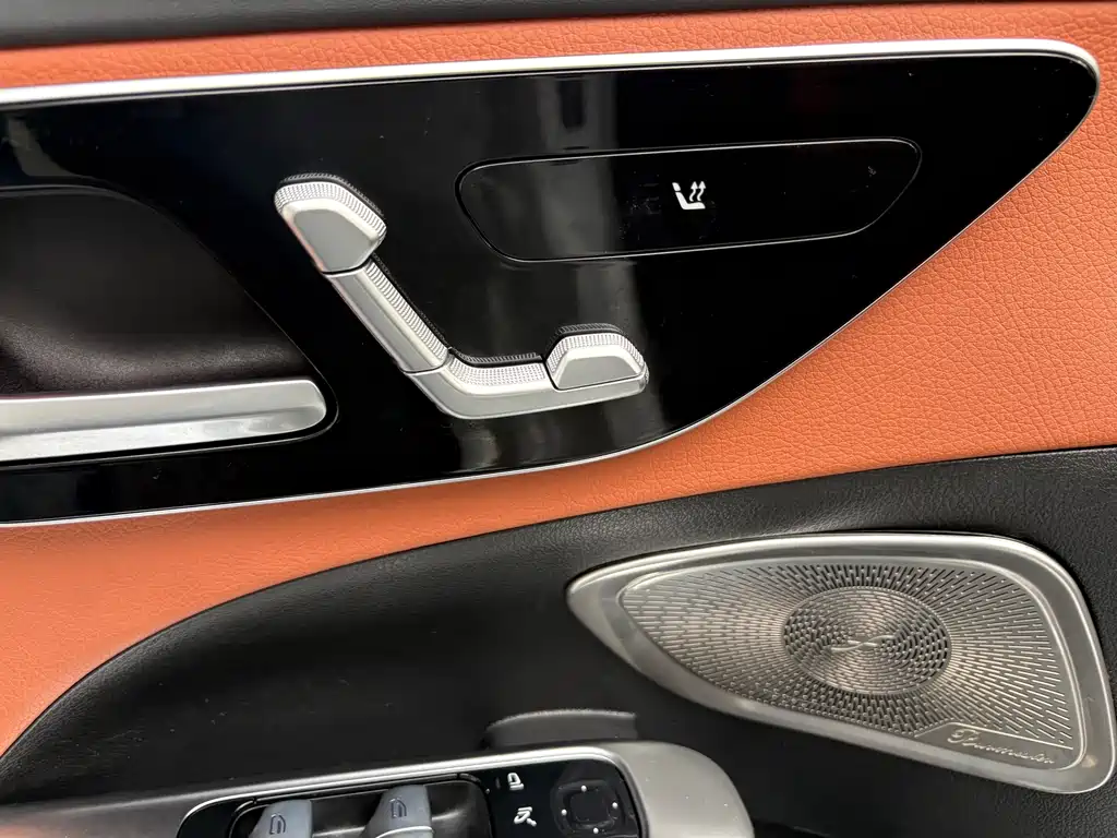 Mercedes-Benz C-Class — миниатюра 14