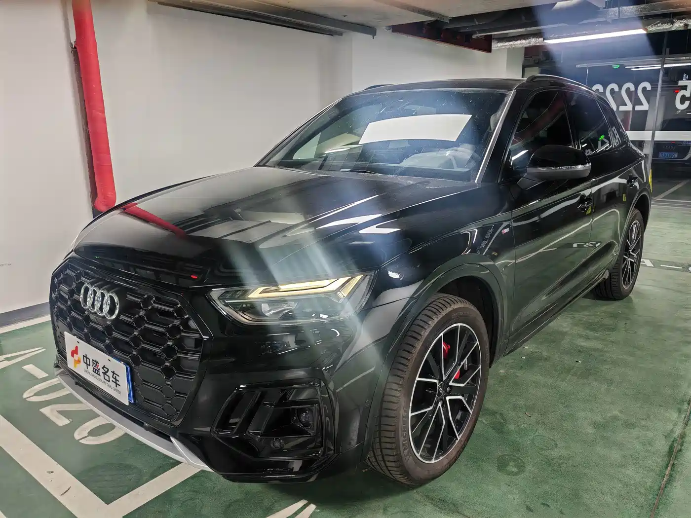 奥迪Q5L 2025款 45周年典藏版 45 TFSI 豪华动感型 2025